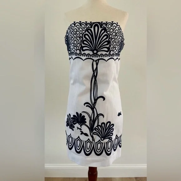 Lilly Pulitzer White Strapless Mini Dress with Navy Floral Embroidery - Picture 2 of 8